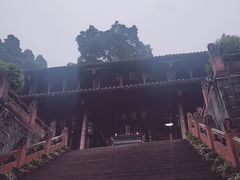 -峨眉山报国寺