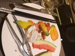 -大中华希尔顿酒店-念自助餐·嗨啤·小龙虾
