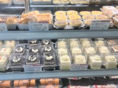 -红宝石·鲜奶小方·海派西点房(南丹店)