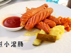 煎小泥肠番茄沙司配土豆酸白菜-莫斯科餐厅