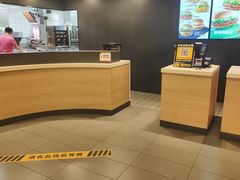 -麦当劳(石坝服务区店)