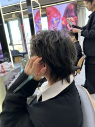 -藤野造型烫发染发