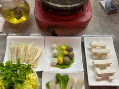 -墨脱石锅椰子鸡•香草鸭•东山羊(大东海店)