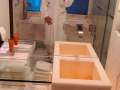 -上海滴水湖皇冠假日酒店