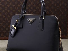 -PRADA普拉达(国际广场店)