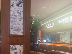 -八府香鸭·啫啫煲(华山路店)