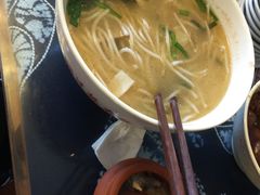 -桥香园云南过桥米线(金马碧鸡店)