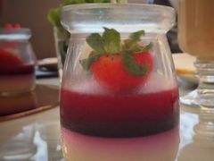 草莓慕斯夹心塔-福州泰禾铂尔曼酒店·大堂酒廊