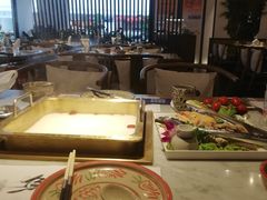 大堂-尚尚仙·酸汤猪手·猪肚鸡火锅(华联万柳购物中心店)