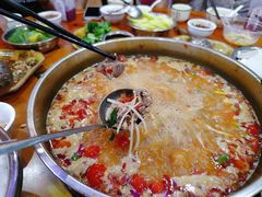 -黄利砖万峰林布依特色酸笋牛肉馆