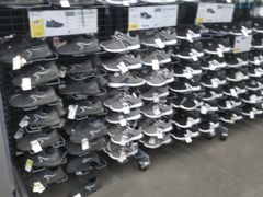 -迪卡侬(金龙湖店)