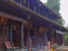 -峨眉山报国寺