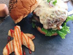 -HIGH FIVE哈福手工汉堡(桂林路店)