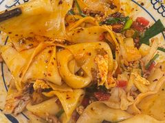 -阿瓦山寨·湘菜现炒·剁椒鱼头王(咸阳总店)