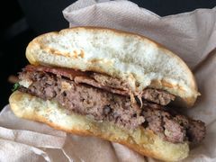 鹅肝汉堡-Holy Chuck