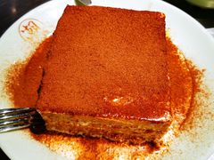 漏奶滑-潮界(虹桥新天地店)