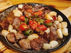 -老东镇啤酒屋海鲜加工·蒸汽海鲜·海鲜烧烤(台东店)