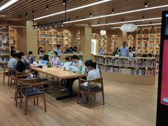 -漕河泾街道图书馆(漕河泾社区文化活动中心店)