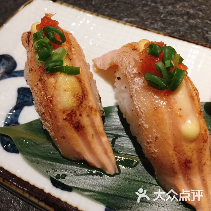 火炙三文鱼寿司