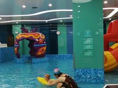 -Swim斯卫姆国际儿童游泳中心(红博中央公园店)