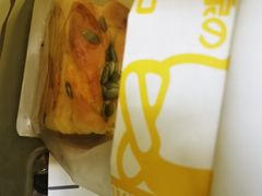 -云朵上的鱼(莘庄店)