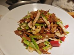 -赶海部落海鲜城(海阳路店)