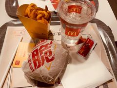-麦当劳(杨林得来速店)