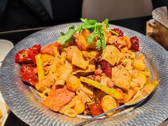 -辣尚瘾·烤鱼·新川菜(牡丹园直营店)