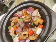 砂锅肥肠-刘胖子家常菜·蹄花焖藕(中央花园店)