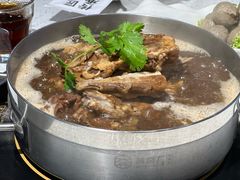 招牌羊尾蝎子锅-黑窑厂糖油饼烤鸭·清真菜(总店)