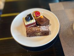 -大中华希尔顿酒店-念自助餐·嗨啤·小龙虾
