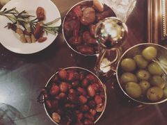 佐酒小零食-LONG BAR 廊吧(外滩华尔道夫酒店)