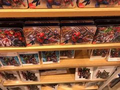 -名创优品(北京新中关购物中心地铁层店)