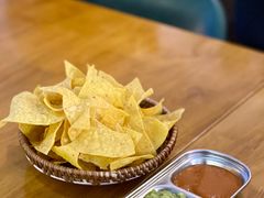玉米片配牛油果酱-HFFOUSA TACO弗萨塔可墨西哥餐厅(颐堤港店)