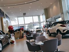 -上海和裕一汽丰田4S店(七宝店)