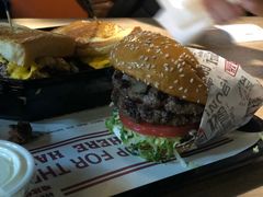 -The Habit Burger Grill 哈比特汉堡(复兴soho店)