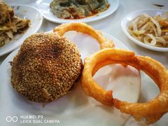 麻酱烧饼-老磁器口豆汁店(天坛店)