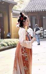 -一揽芳华汉服旗袍体验馆(拙政园店)