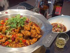 -川流不息·地道川菜·小龙虾(松东路店)