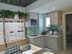 -视野联行眼镜·蔡司授权店(长白万象汇店)