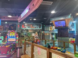 -卡通尼乐园(龙湖六合天街店)
