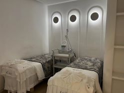 -苗方清颜痘肌研究所