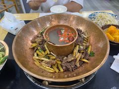 -牛喵喵铜锅牛肉馆