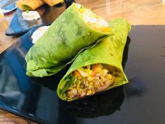 鲜虾牛油果卷饼-Moka Bros 摩卡站(西单大悦城店)