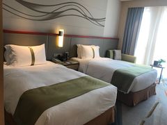 -苏州汇融广场假日酒店