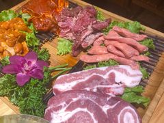 -极简·炭火烤肉主题餐厅·龙虾烧烤·烤羊排(宝龙店)