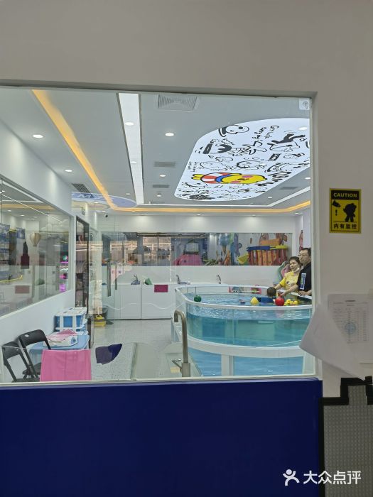 熊小米专业儿童游泳馆图片