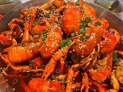-肥肥虾庄·金牌油焖大虾(汉街SKP店)