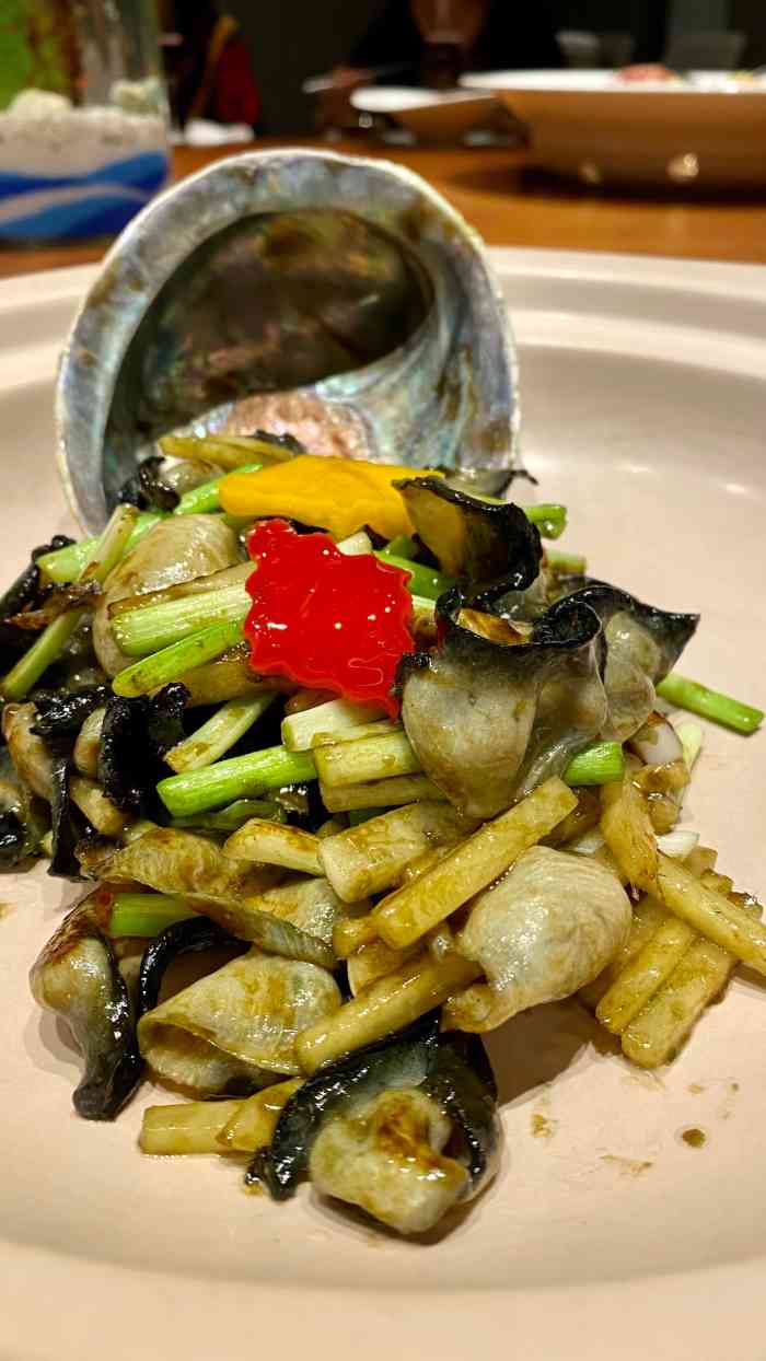 徐记海鲜·蓝麒麟-"[薄荷]环境:路线方便,有地铁,也有专用.