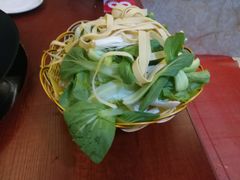 -武氏皖北网红三胖地锅鸡(桐城路店)